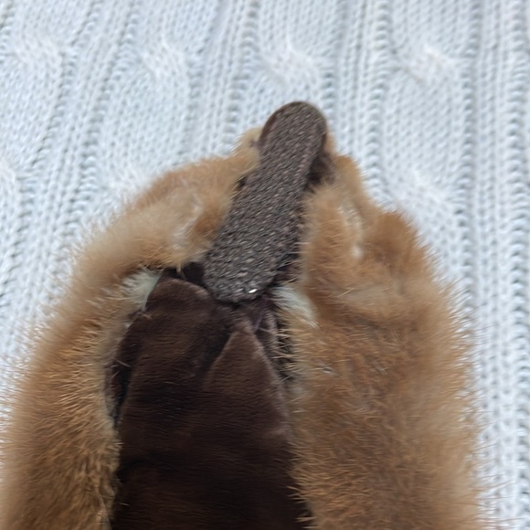 Vintage fur stole. 37” Inches in length. See pics for details. - Picture 8 of 13